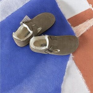 Birkenstock London Shearling Taupe Suede Flats - Narrow